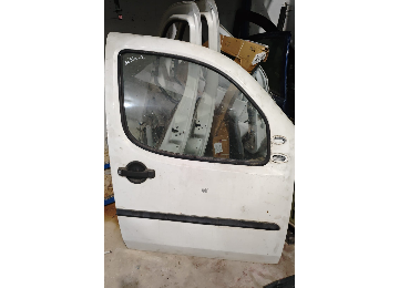 Doblo sağ ön kapı