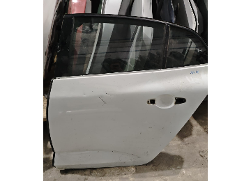 Megan 4 sol arka kapı