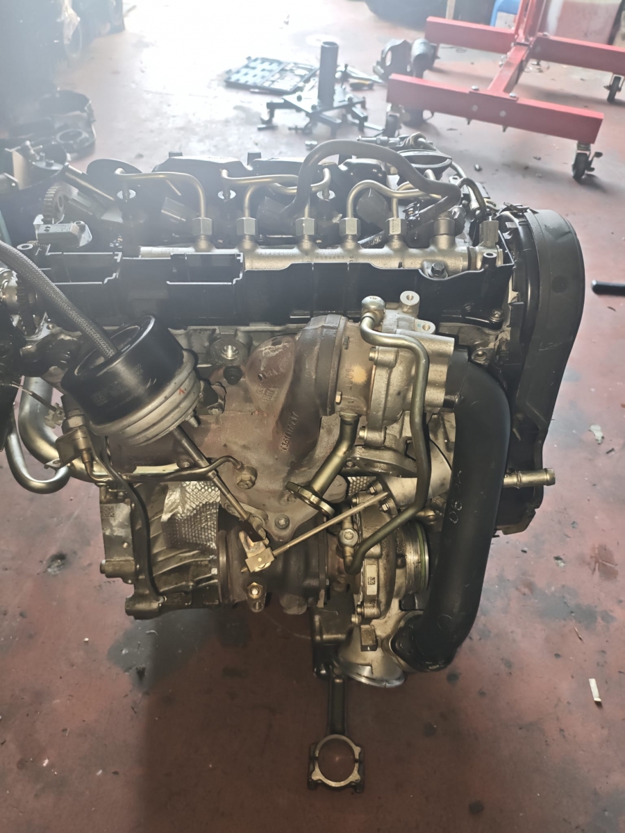 Volvo D5 2.0 2015-2020 arası S90 motor