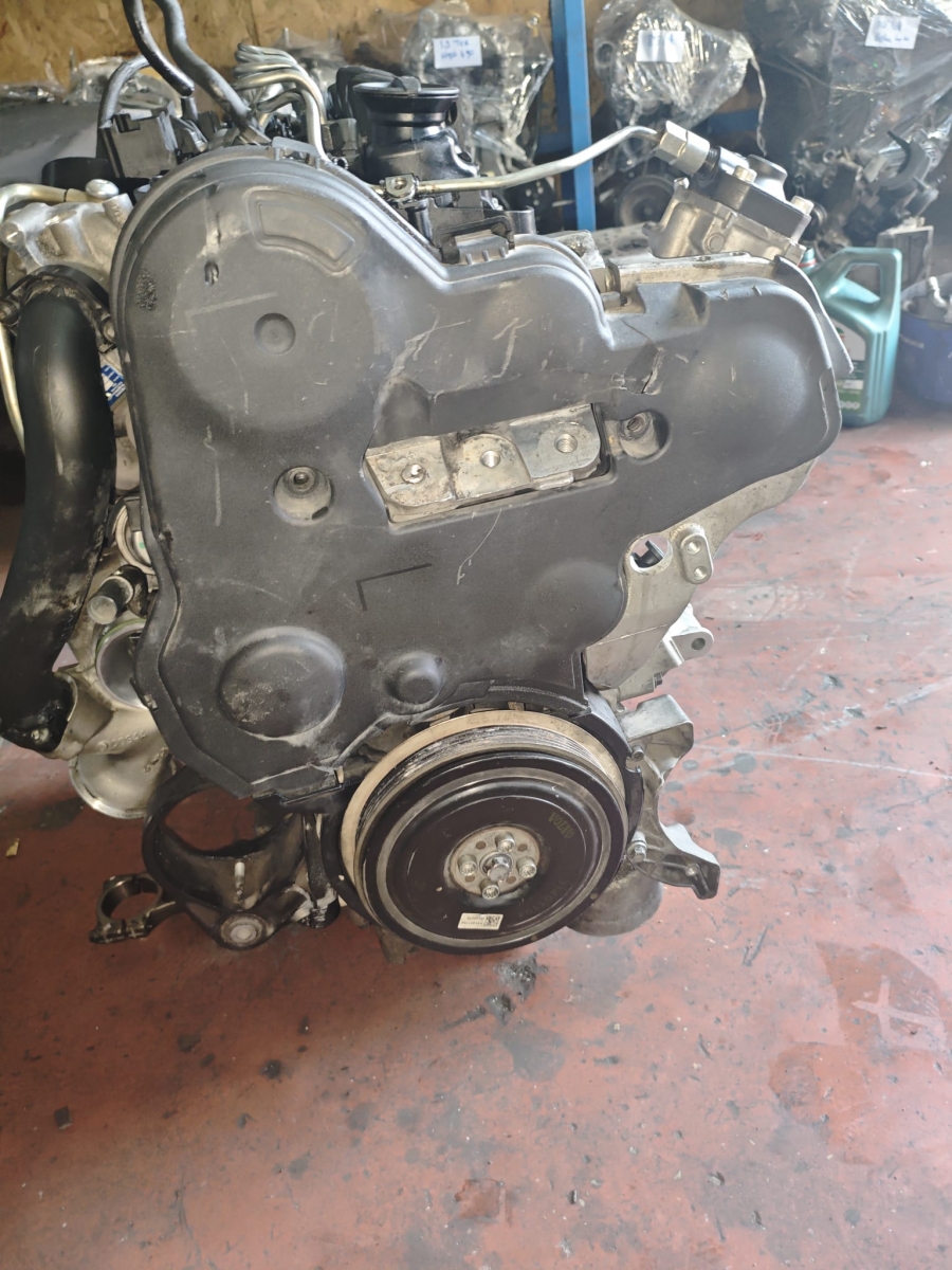 Volvo D5 2.0 2015-2020 arası XC40 motor